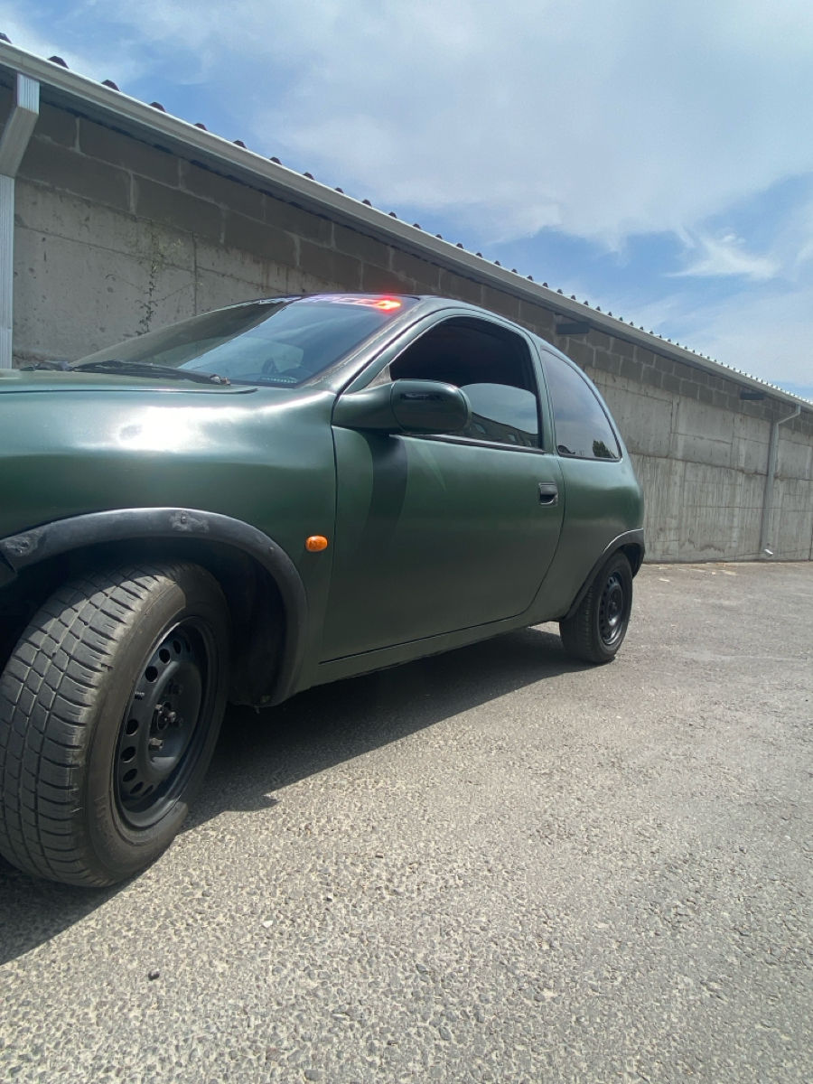 Opel Corsa foto 1