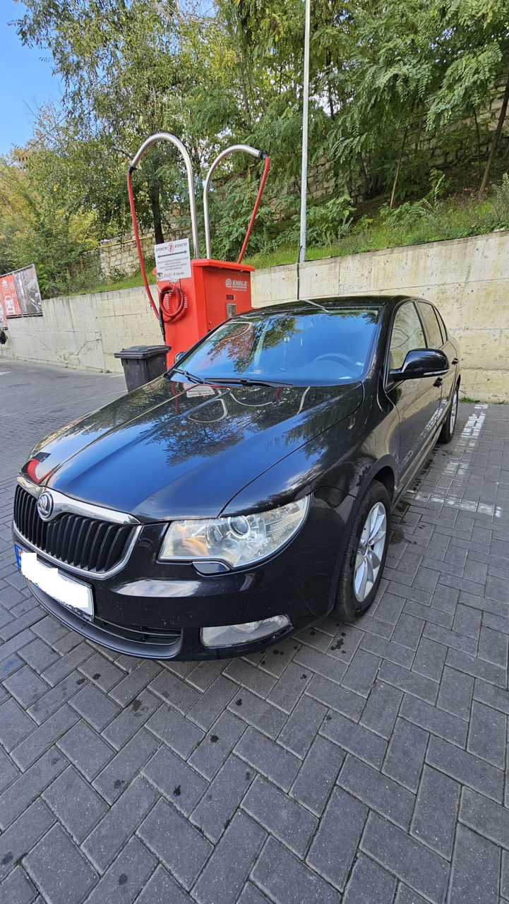 Skoda Superb foto 1