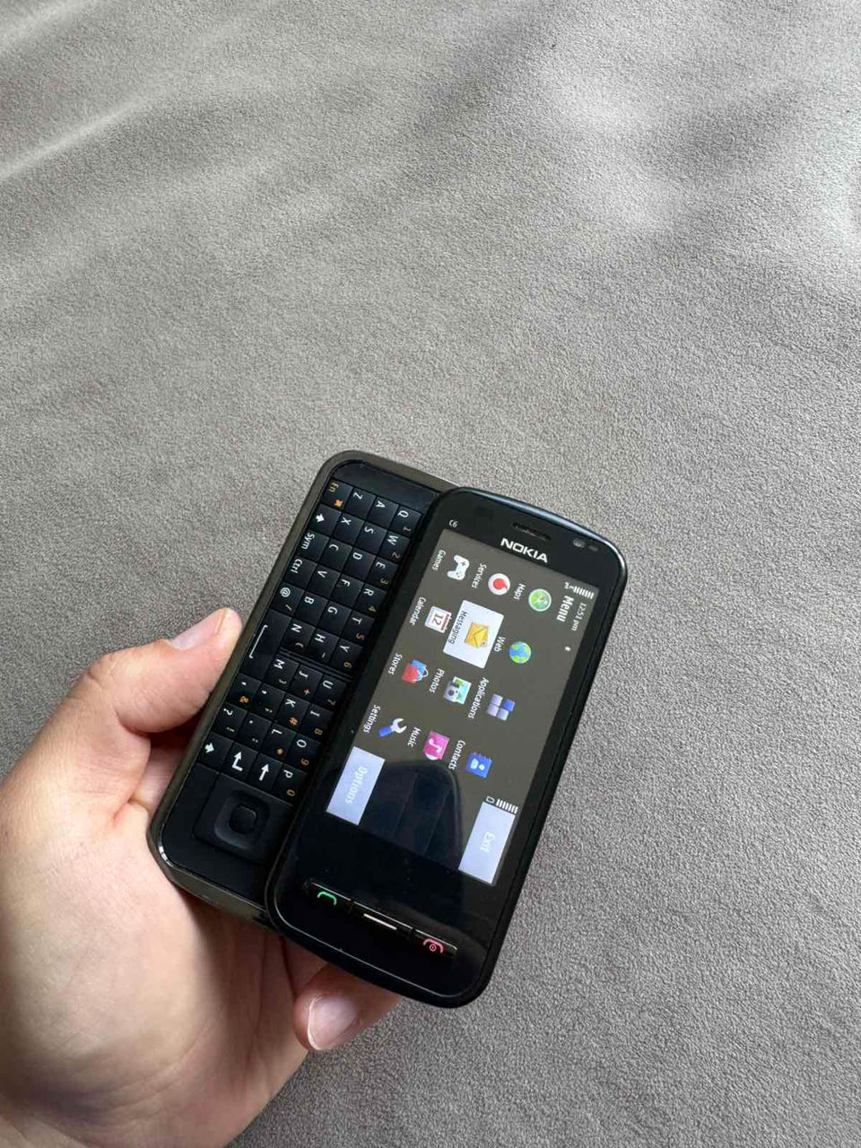 Nokia C6 foto 4