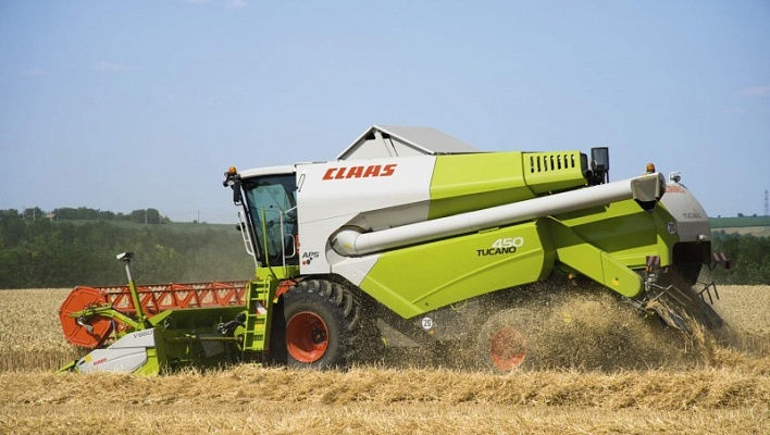 Servicii de recoltare. jhon deere sts9670 , claas tucano  450. foto 2