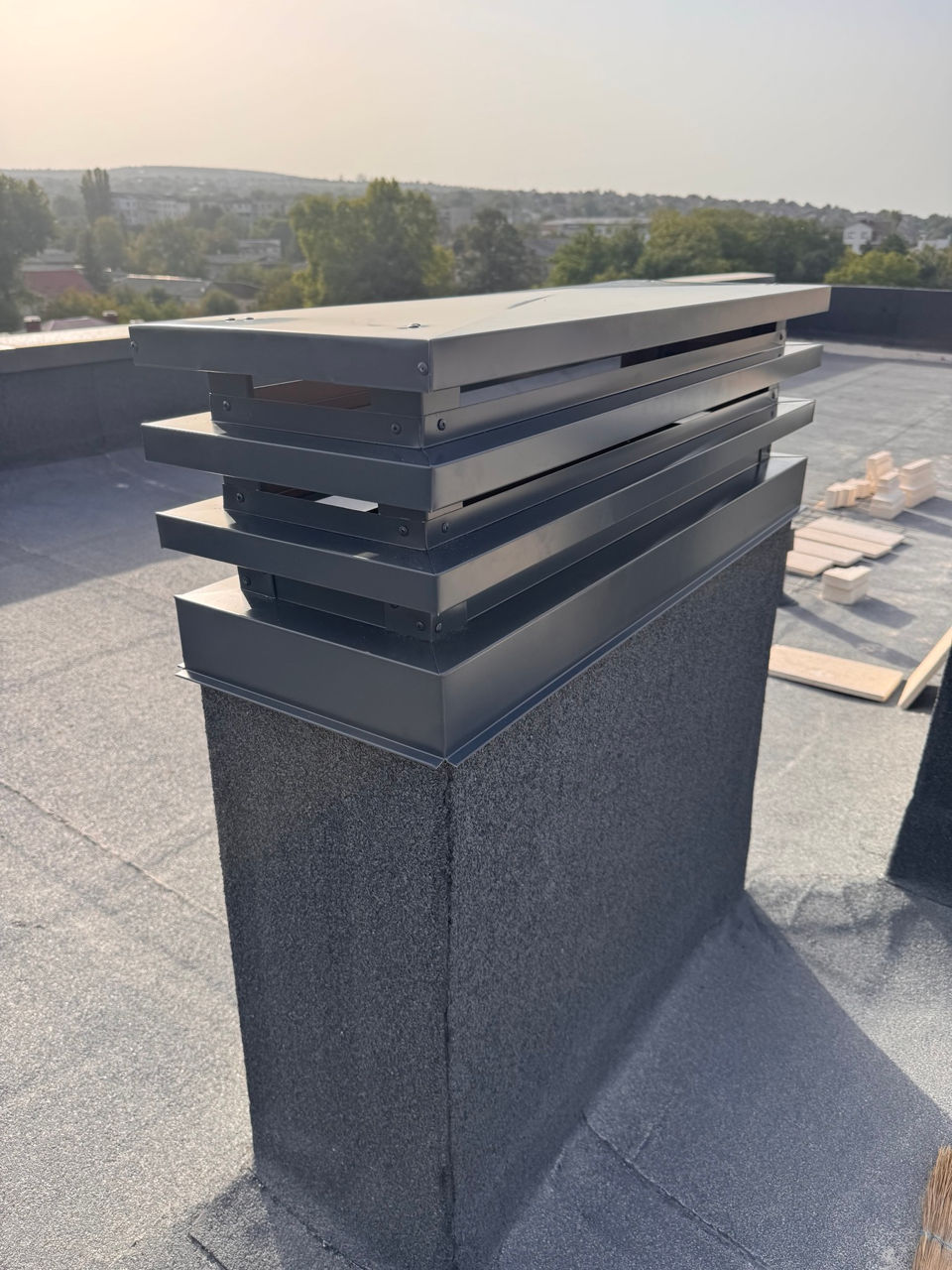 Parapete cosuri de ventilare la comanda / парапеты, вентиляционные дымоходы на заказ. foto 1