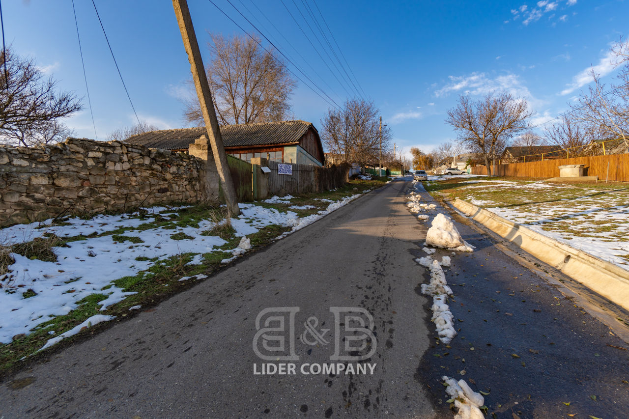 Casa/ teren pentru construtie/ prima linie 29 ari r. Criuleni, s. Coșernita foto 8