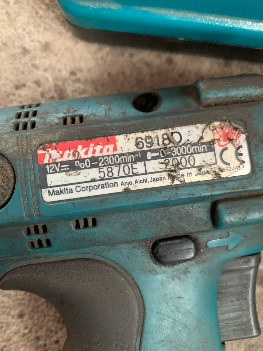 Аккумуляторный ударный гайковерт Makita 6918 foto 3