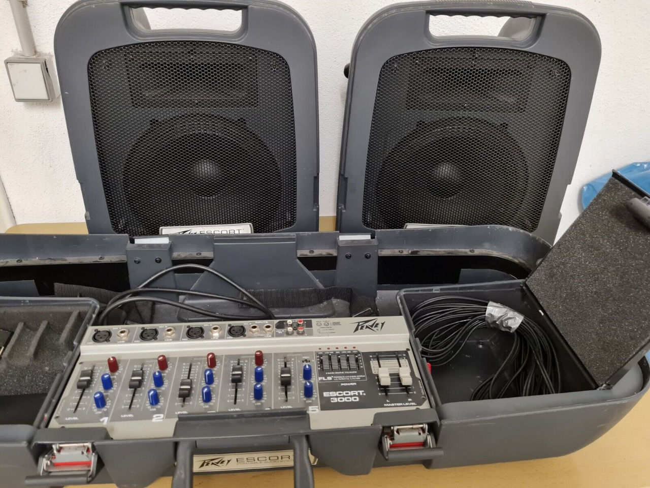 Портативная Активная Акустическая Система "Peavey Escort 3000" - 330 Евро фото 0