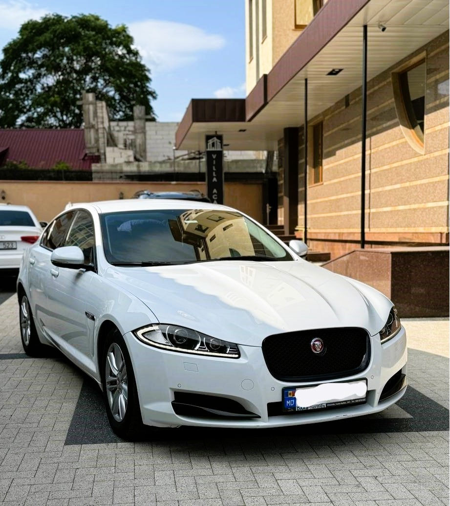 Jaguar XF фото 1