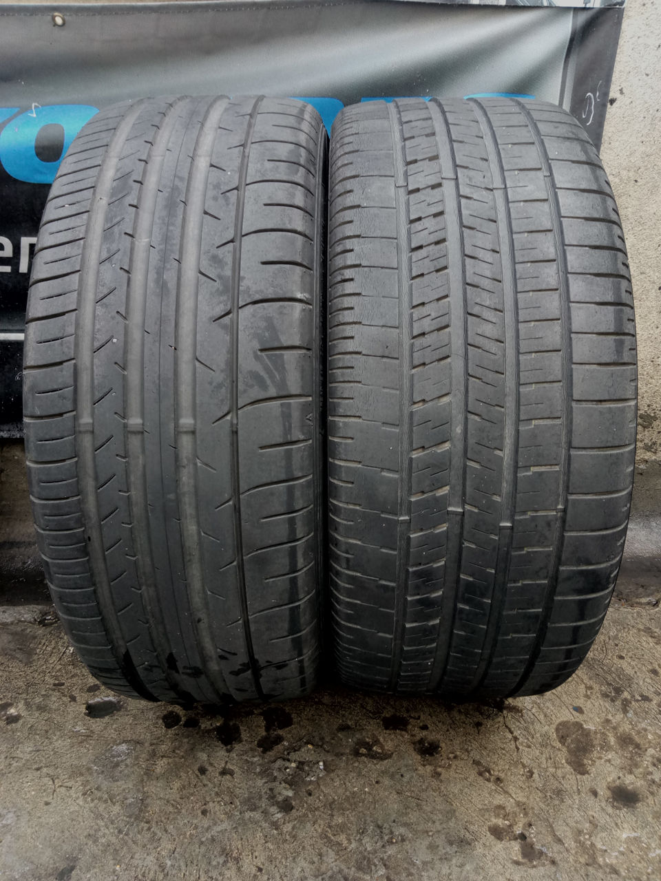 R20/245/45 - 2 cauciucuri diferite