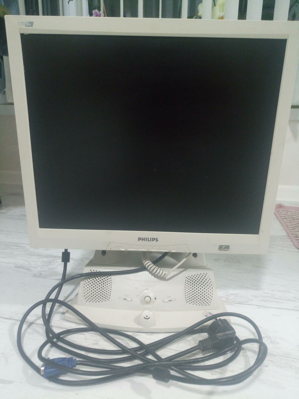 Monitor Philips 170B4 -- 299 лей