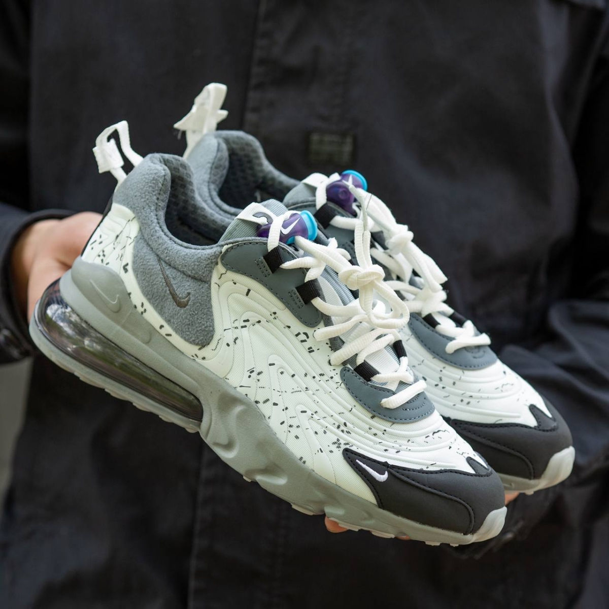 Nike Air Max 270 React Grey x Travis Scott foto 0