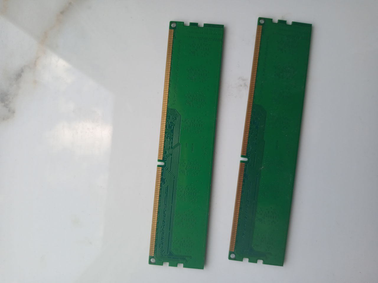 Продам оперативную память DDR3-2GB ,1330 MHZ