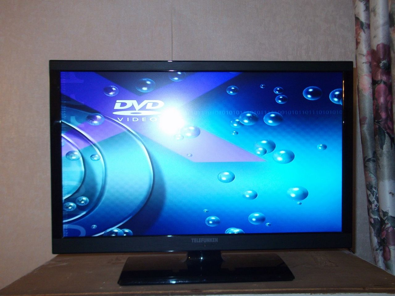 LED телевизор 22 Telefunken L22F185N DVD Full HD, HDMI, USB