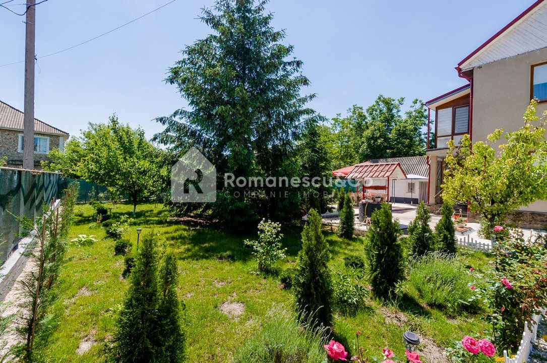 Casă de vânzare în Ialoveni, 2 nivele, cu reparație, teren 14 ari.  foto 1