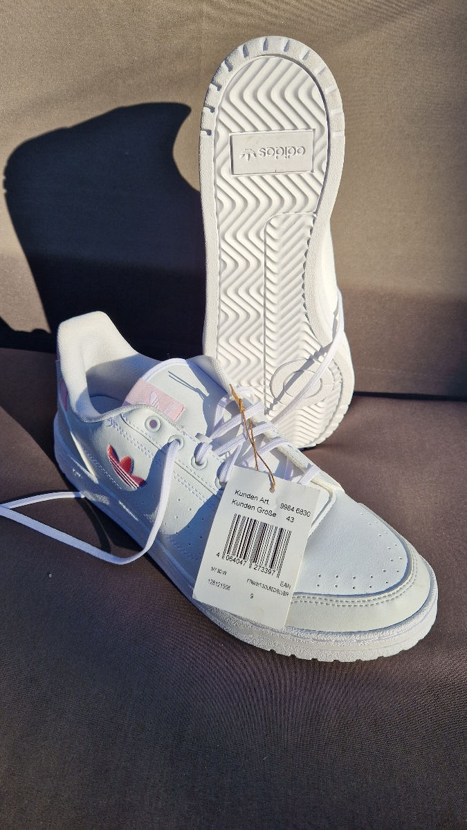 Adidas  /  Nike Air Max foto 1