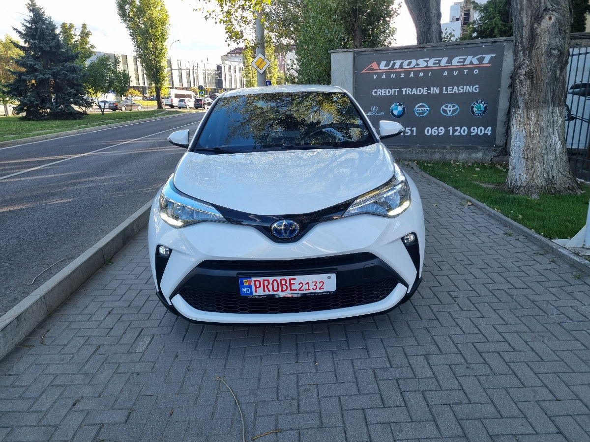Toyota C-HR 2022 photo 2