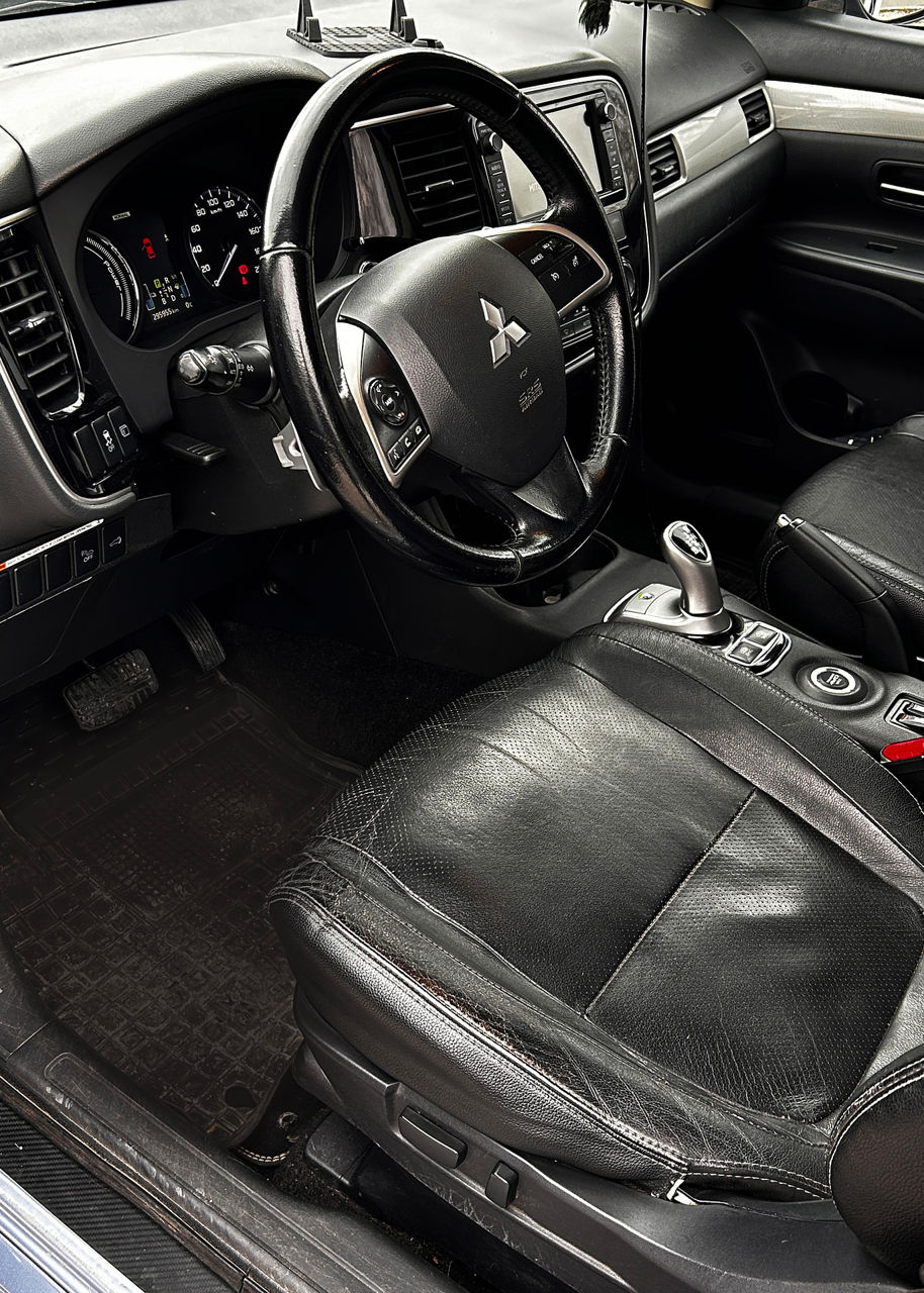 Mitsubishi Outlander foto 6