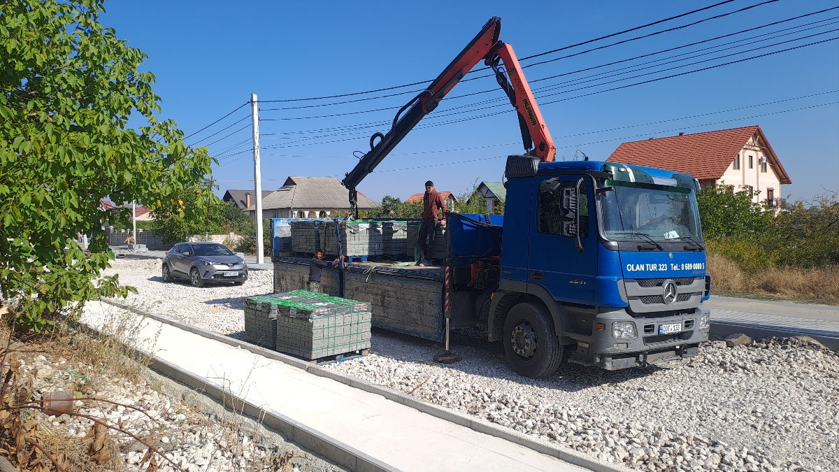 Manipulator. Transportul pavelelor în Chișinău cu manipulatoare foto 0
