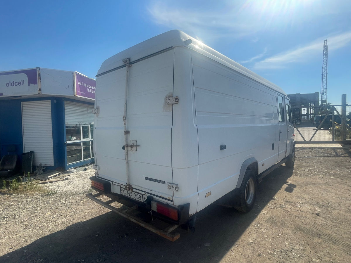 Mercedes Vario 814 foto 2
