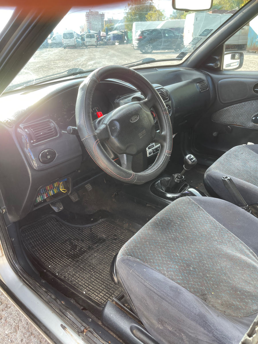 Ford Escort foto 6