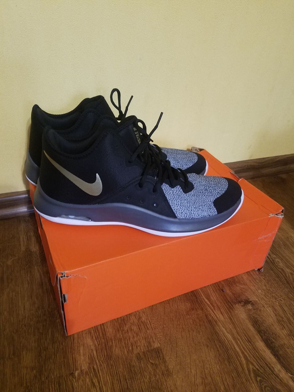 Кроссовки Nike 47р 1350л,,Кроссовки 750л SHAQ 44.43р очень легкие ...