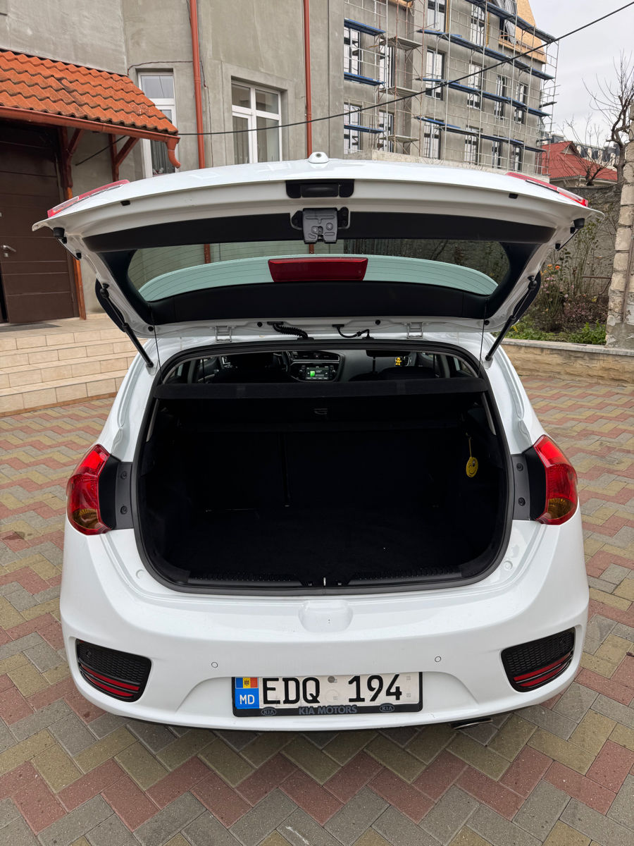 KIA Ceed foto 2