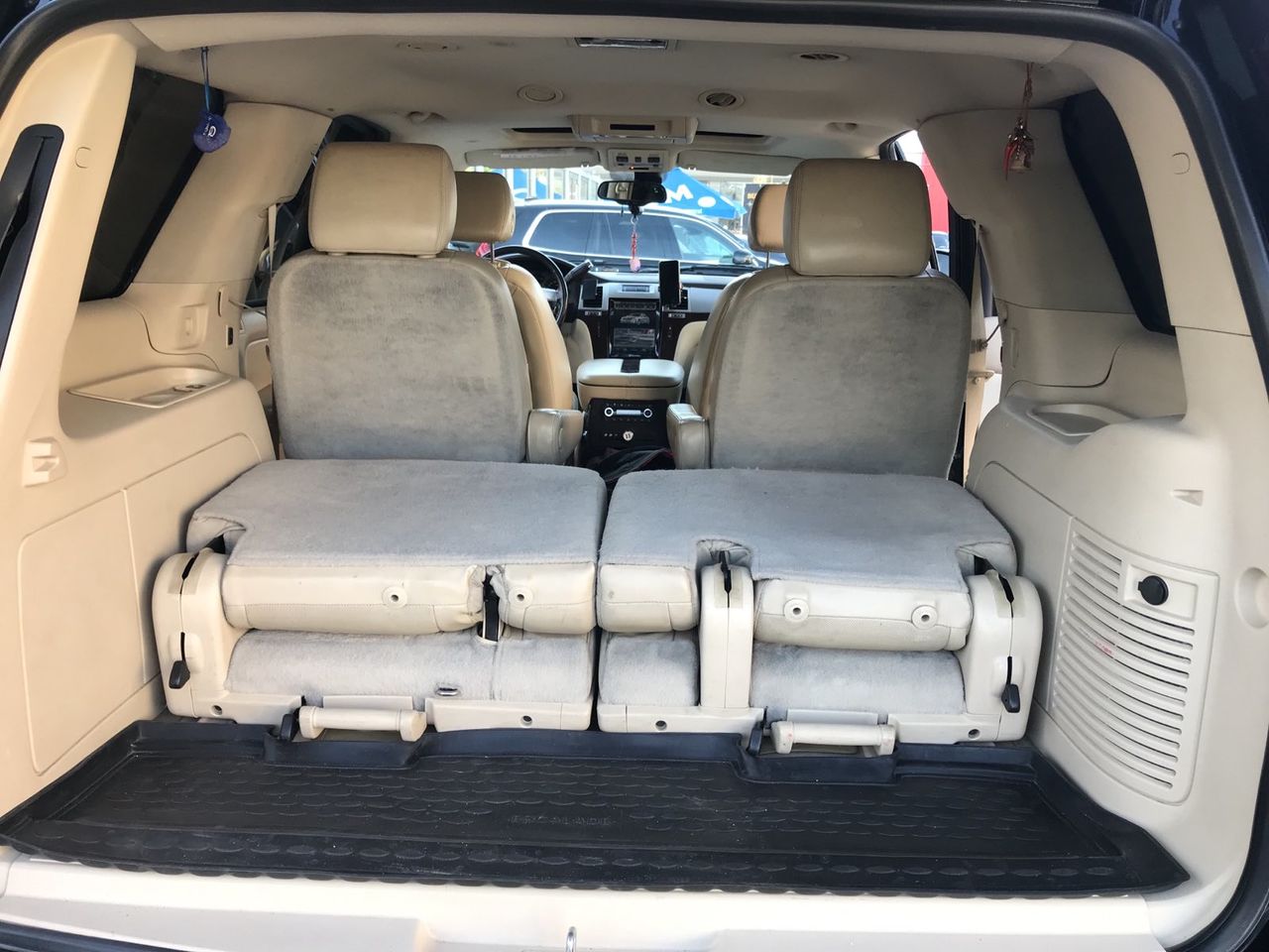 Cadillac Escalade foto 17