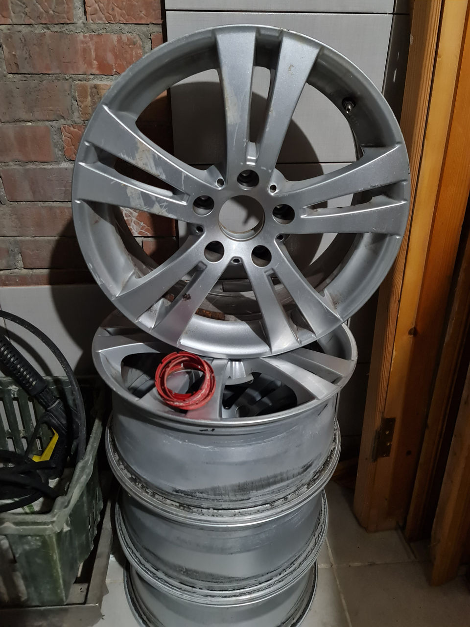 Диски на R17 на 120 ET35 BMW VW T5-T6