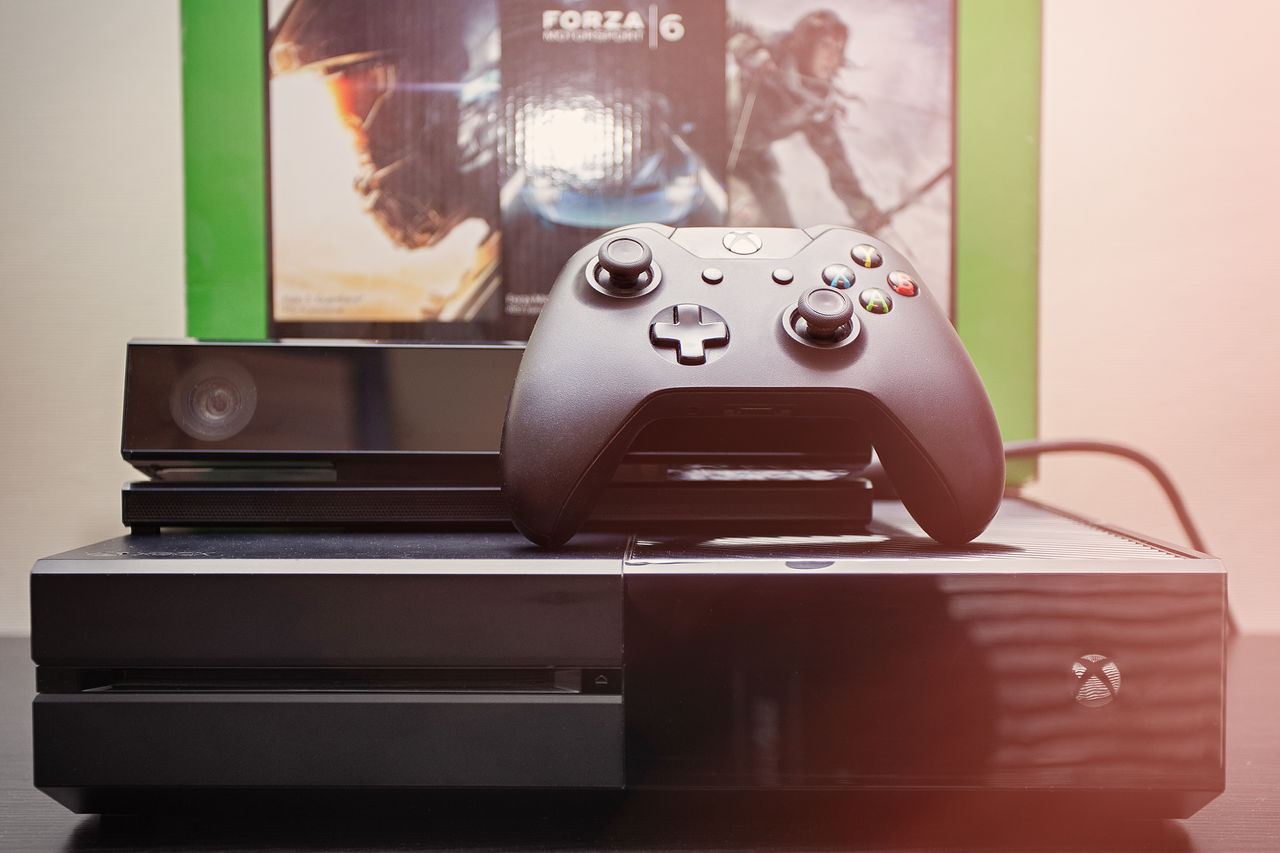 Xbox ONE 1Tb + Kinect в подарок