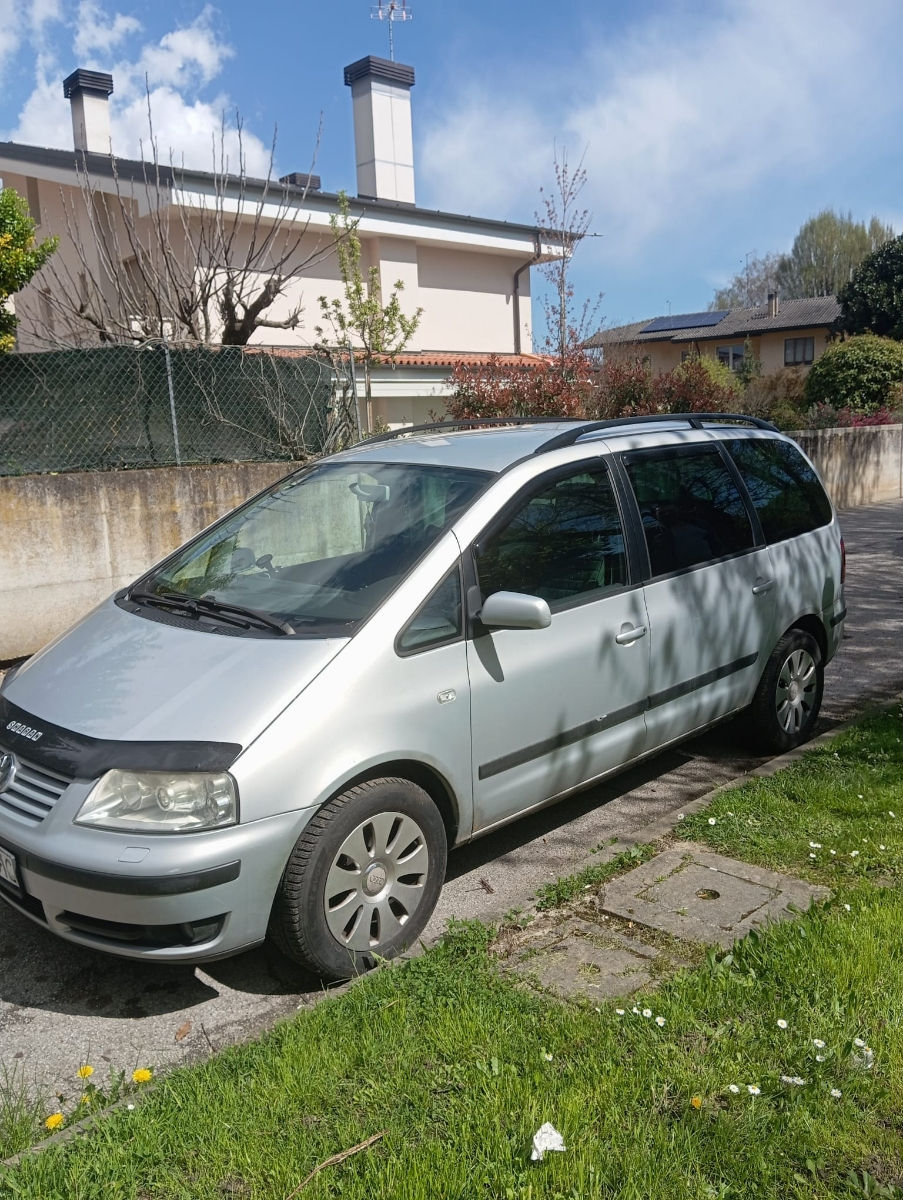 Volkswagen Sharan foto 1