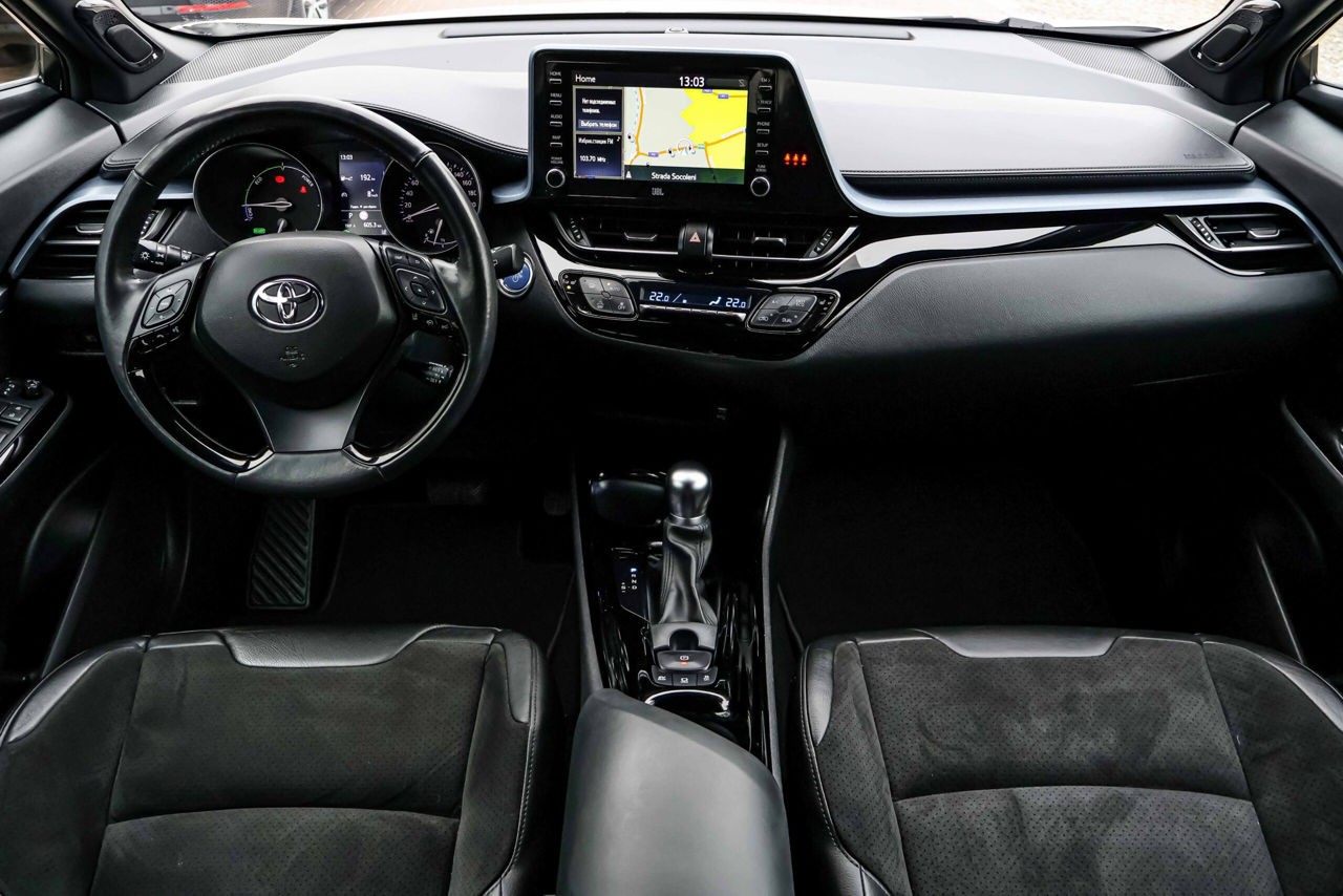 Toyota C-HR фото 15