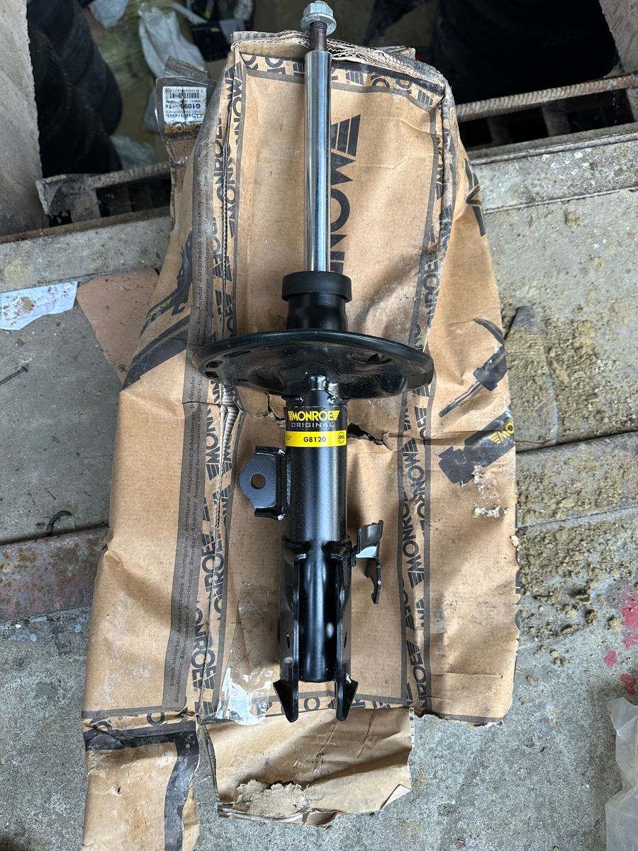 Toyota auris suspensie  foto 6