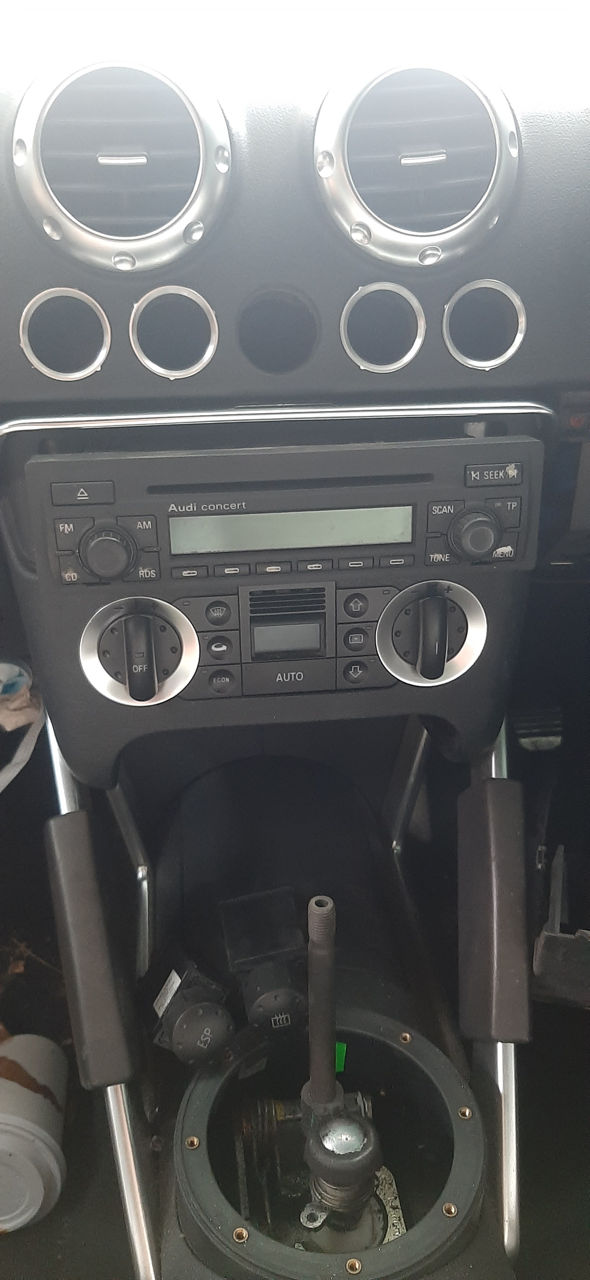 Audi TT N8 1.8T,cutiea 6 trepte 4x4,şi tot sistemul 4x4.optica,banperuri,2 aripi sunt foto 5