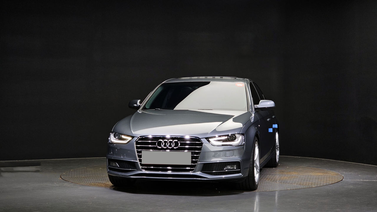 Audi A4 фото 1