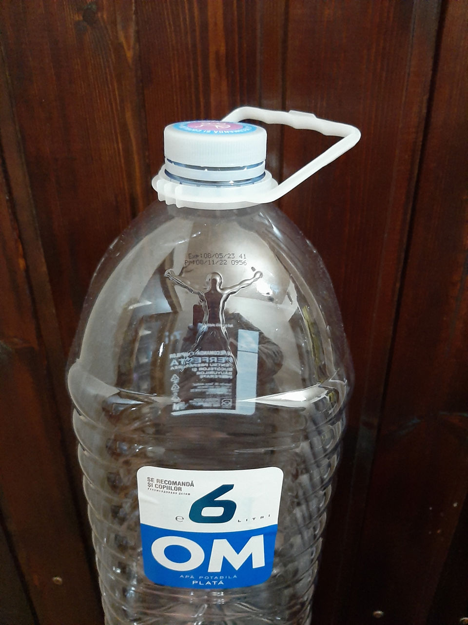 Sticle de apă din plastic 6-9 l/ 8-10lei