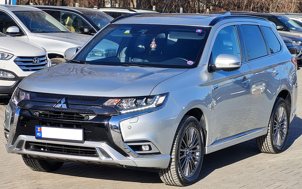 Mitsubishi Outlander an. 2020 cu rulaj 60545 km, Plug-in Hybrid ...