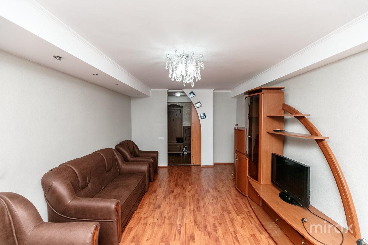 Apartament cu 3 camere, 98 m², Centru, Chișinău foto 1