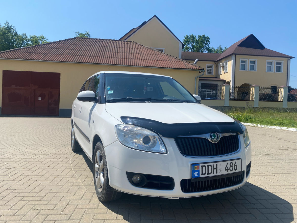 Skoda Fabia фото 0