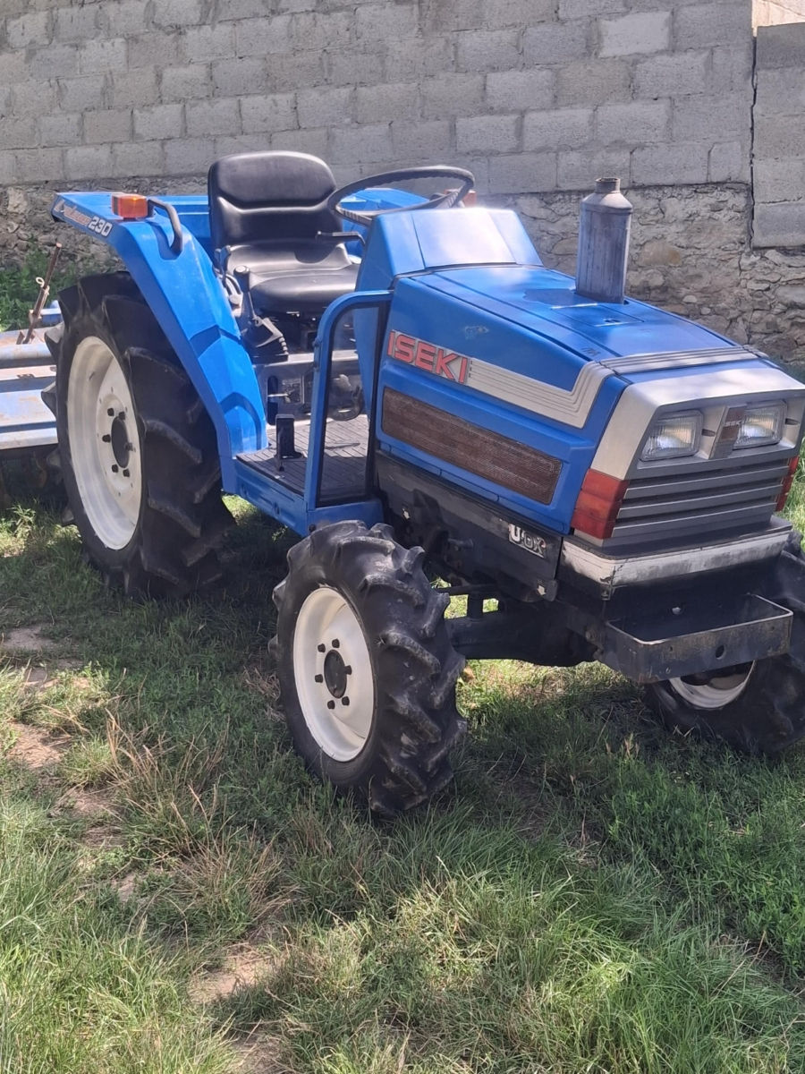 Vind minitractor japonez acuma adus iseki de 23 cai cu freza