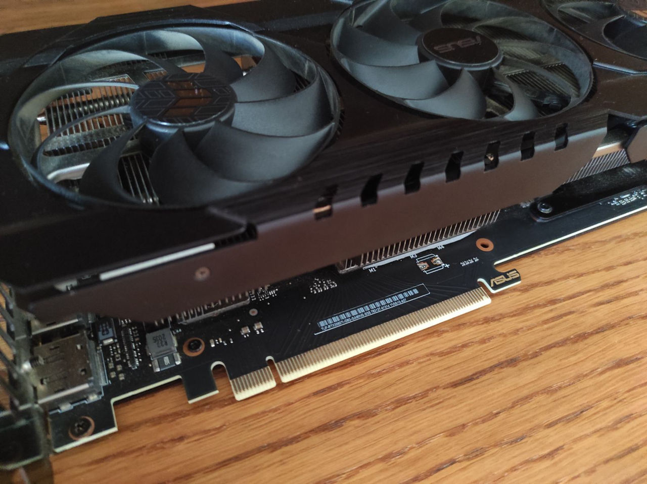 ASUS TUF GeForce RTX 3060 Ti OC 8G foto 3