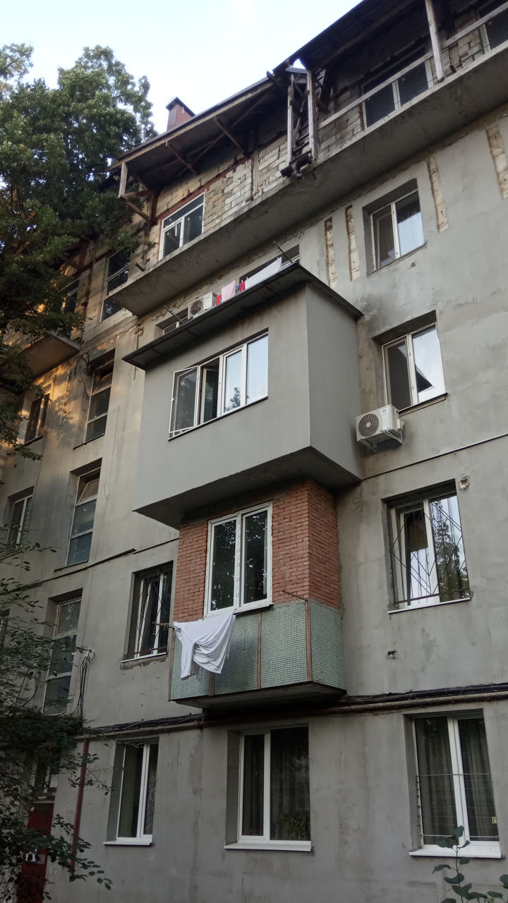 Renovarea și extinderea balcoanelor și loggii. Zidire din gazobloc. Alungirea balconului, demolarea фото 3