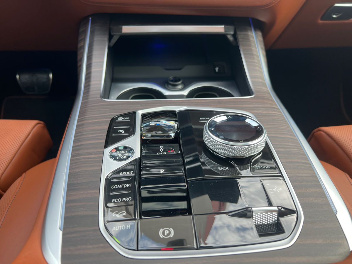 BMW X7 фото 3