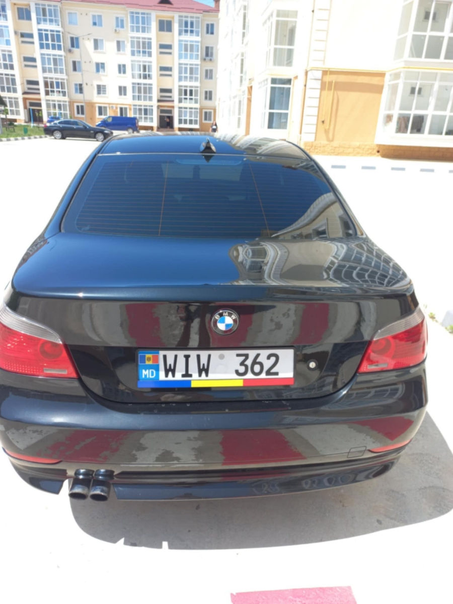 BMW 5 Series фото 6