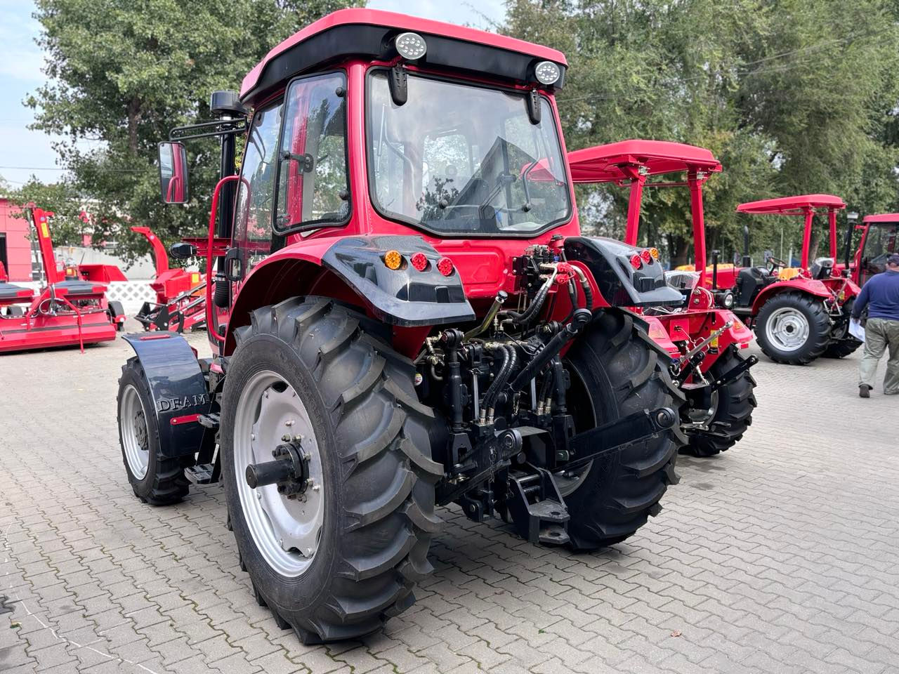 Tractor Dong Feng 804  ( 80 CP ) Model Nou фото 4