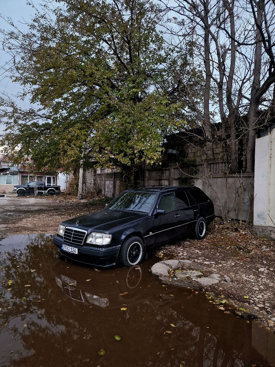 Mercedes E-Class Wagon 1995 г. с пробегом 300200 км, Бензин, 3890 €