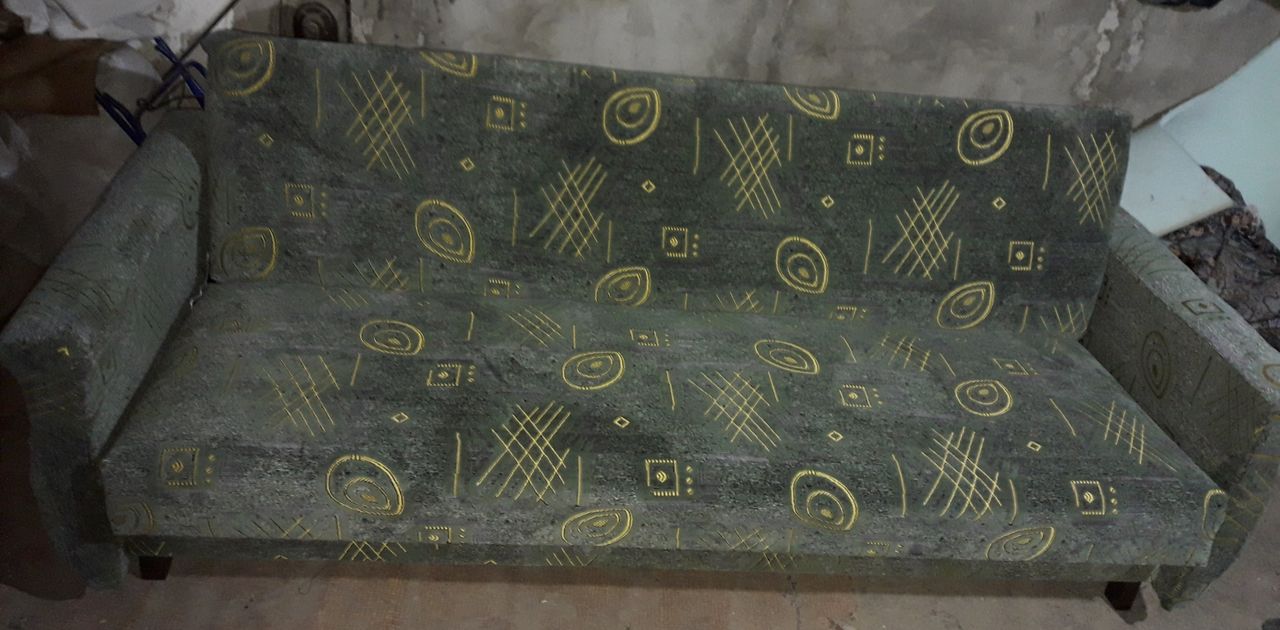 Продаю диван 1800 лей.