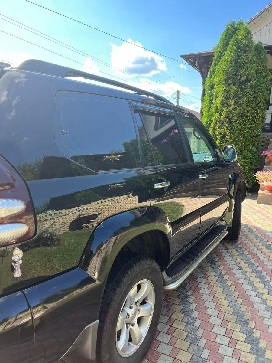 Toyota Land Cruiser Prado foto 4