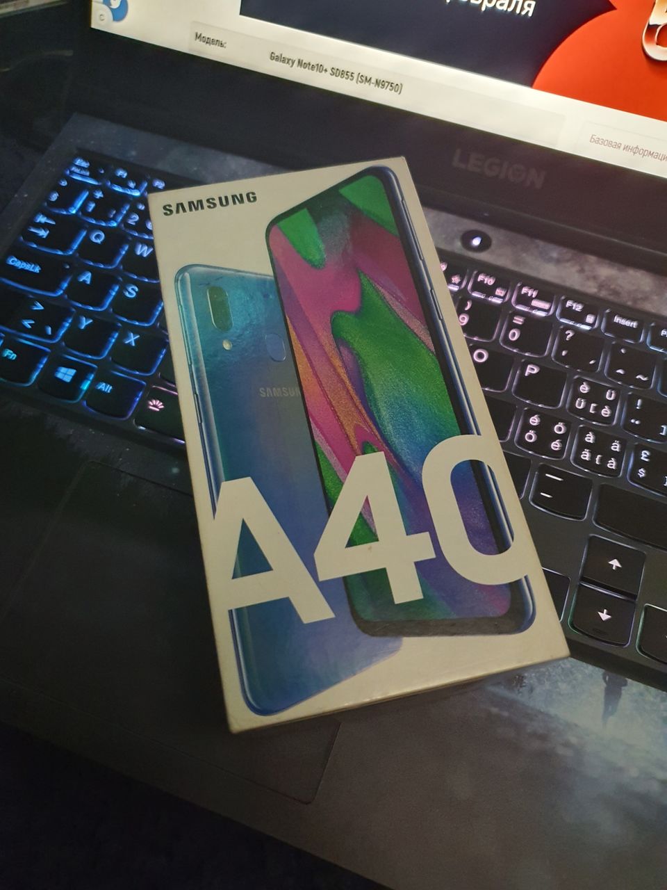 Samsung A40 nou