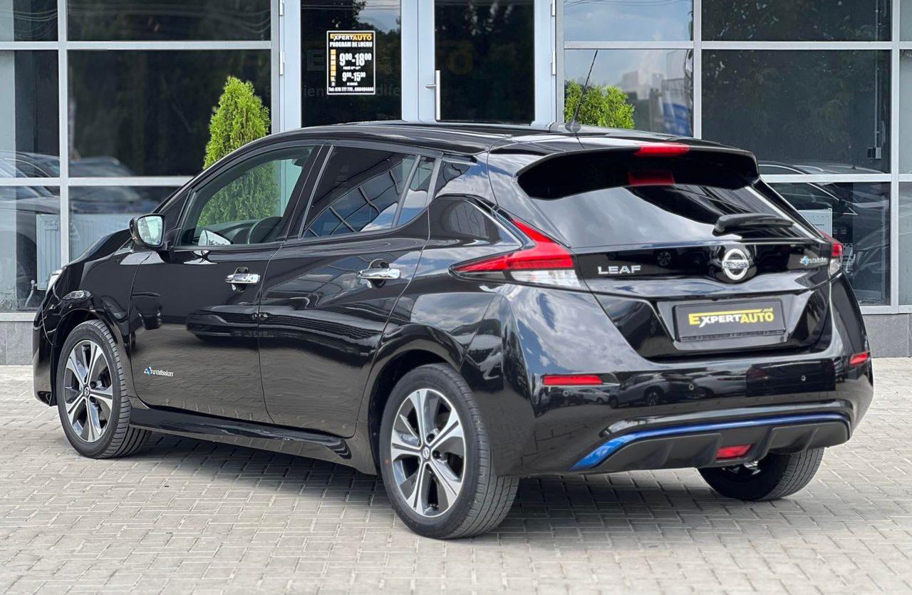 Nissan Leaf — фото 4