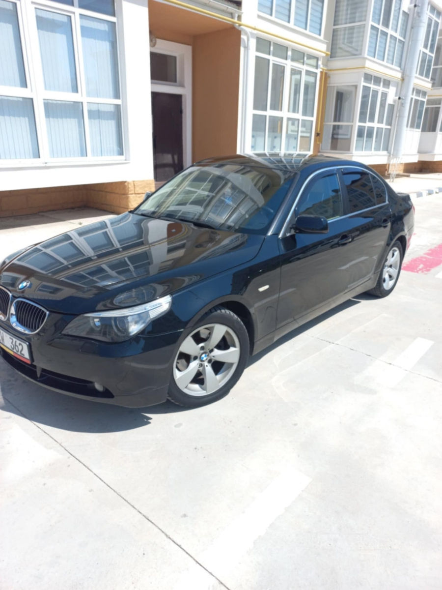 BMW 5 Series фото 9