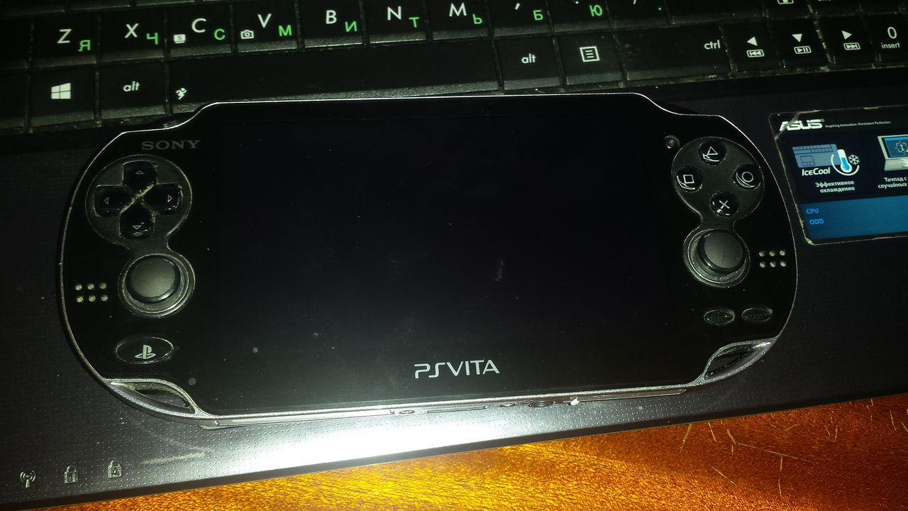 PSVita срочно!!! 32 gb + Игры + Wifi - 1800 лей