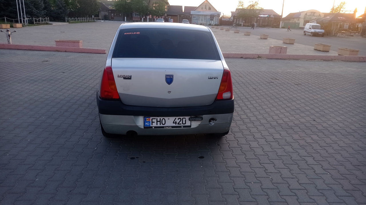 Dacia Logan foto 8