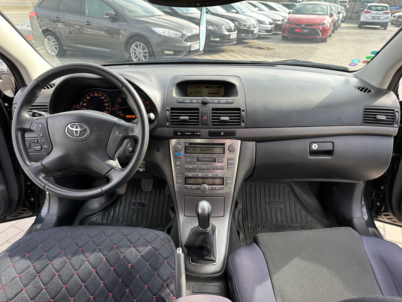 Toyota Avensis foto 8
